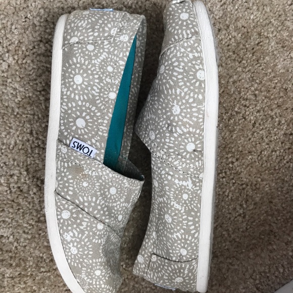 Toms Shoes - Picture 4 of 4